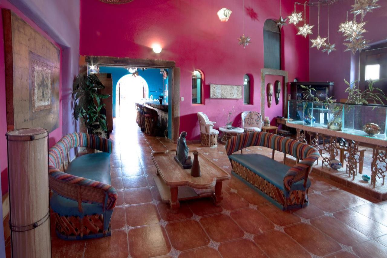 Capital O Next Yard Hotel & Suites Tequisquiapan Сан-Луис-Потоси Экстерьер фото