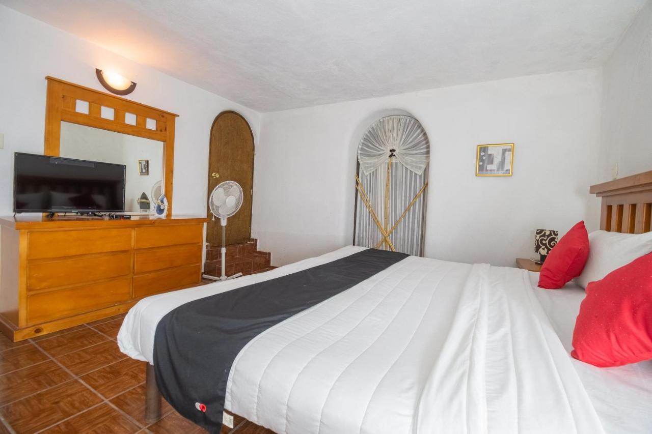 Capital O Next Yard Hotel & Suites Tequisquiapan Сан-Луис-Потоси Экстерьер фото