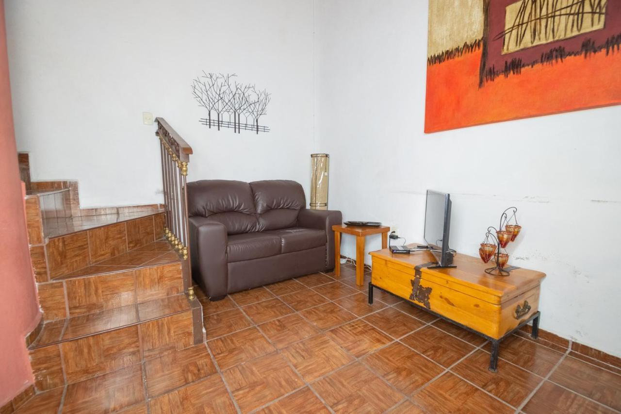 Capital O Next Yard Hotel & Suites Tequisquiapan Сан-Луис-Потоси Экстерьер фото