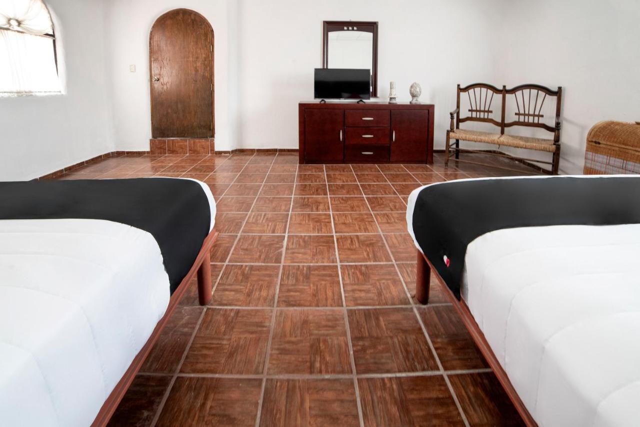 Capital O Next Yard Hotel & Suites Tequisquiapan Сан-Луис-Потоси Экстерьер фото